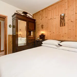 Chalet Cavacca, Crone