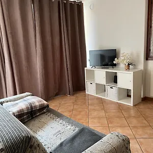 Appartamento Homely, Onore